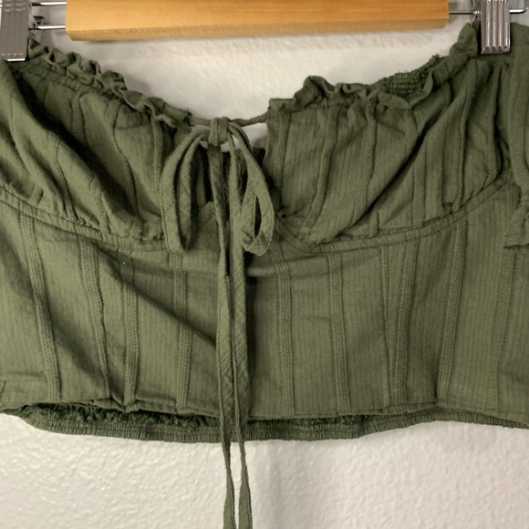 Two piece set 💚 - Picture 3 of 4